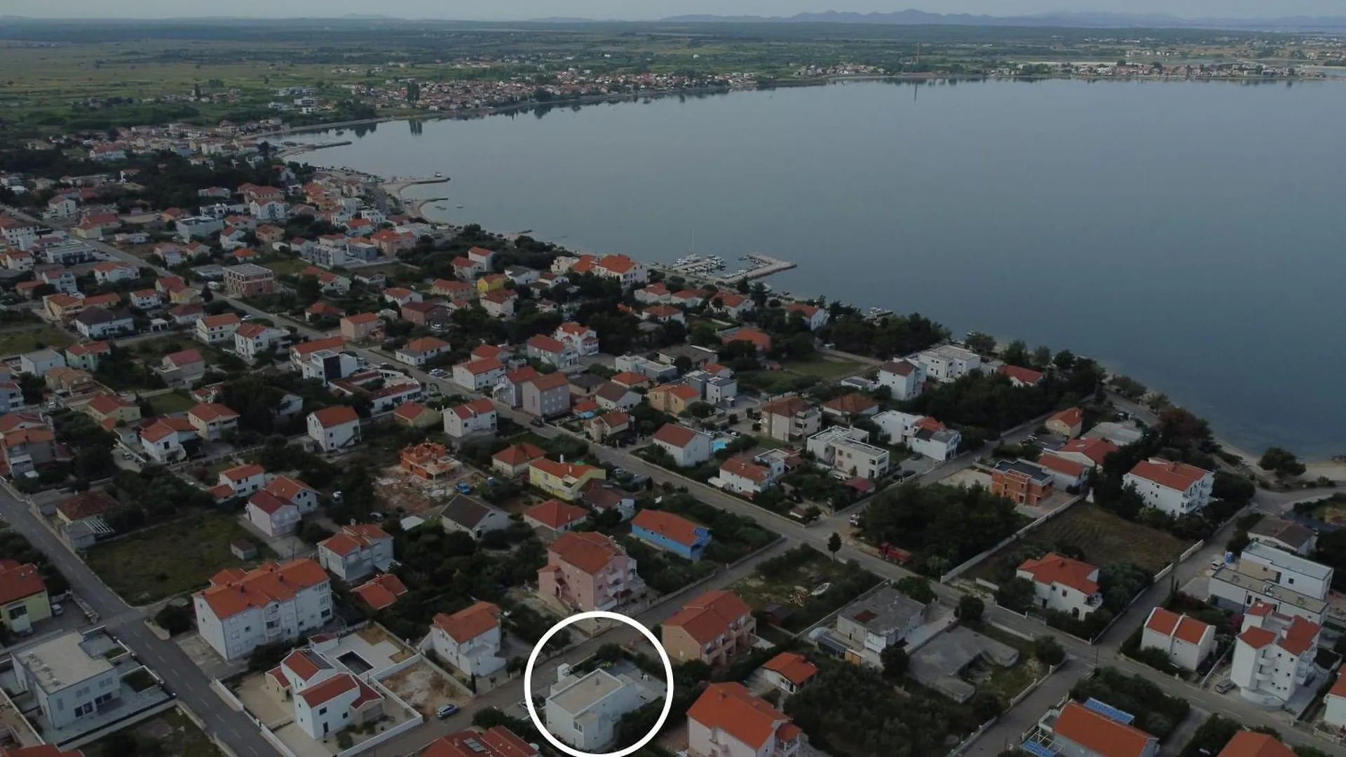 Aurora Apartments Vrsi-Mulo 0*, فرسي